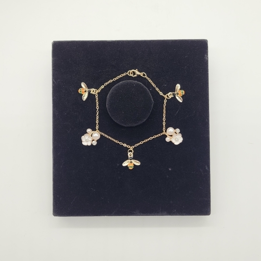 Handmade Gold-tone Charm Bracelet​​​